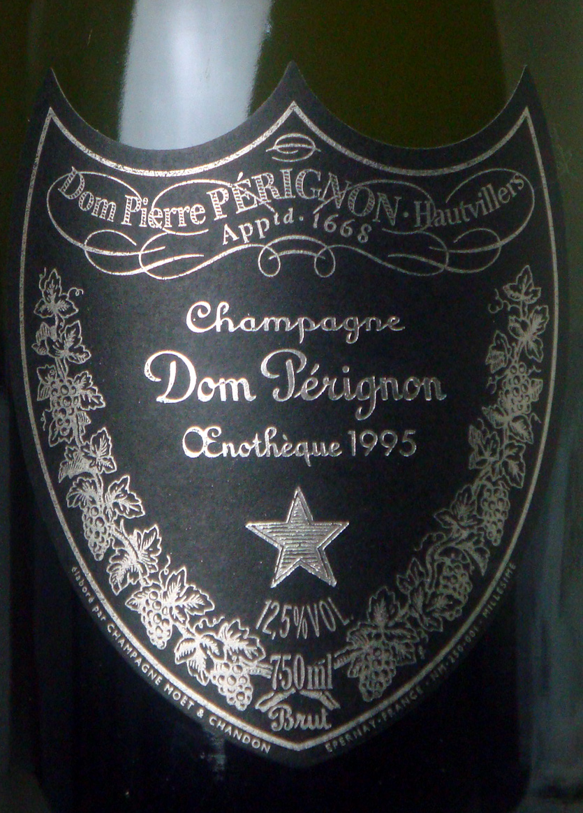 交際クラブと言えばドンペリ